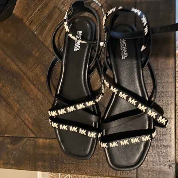 Black Michael Kors dress sandal - Picture 1 of 3